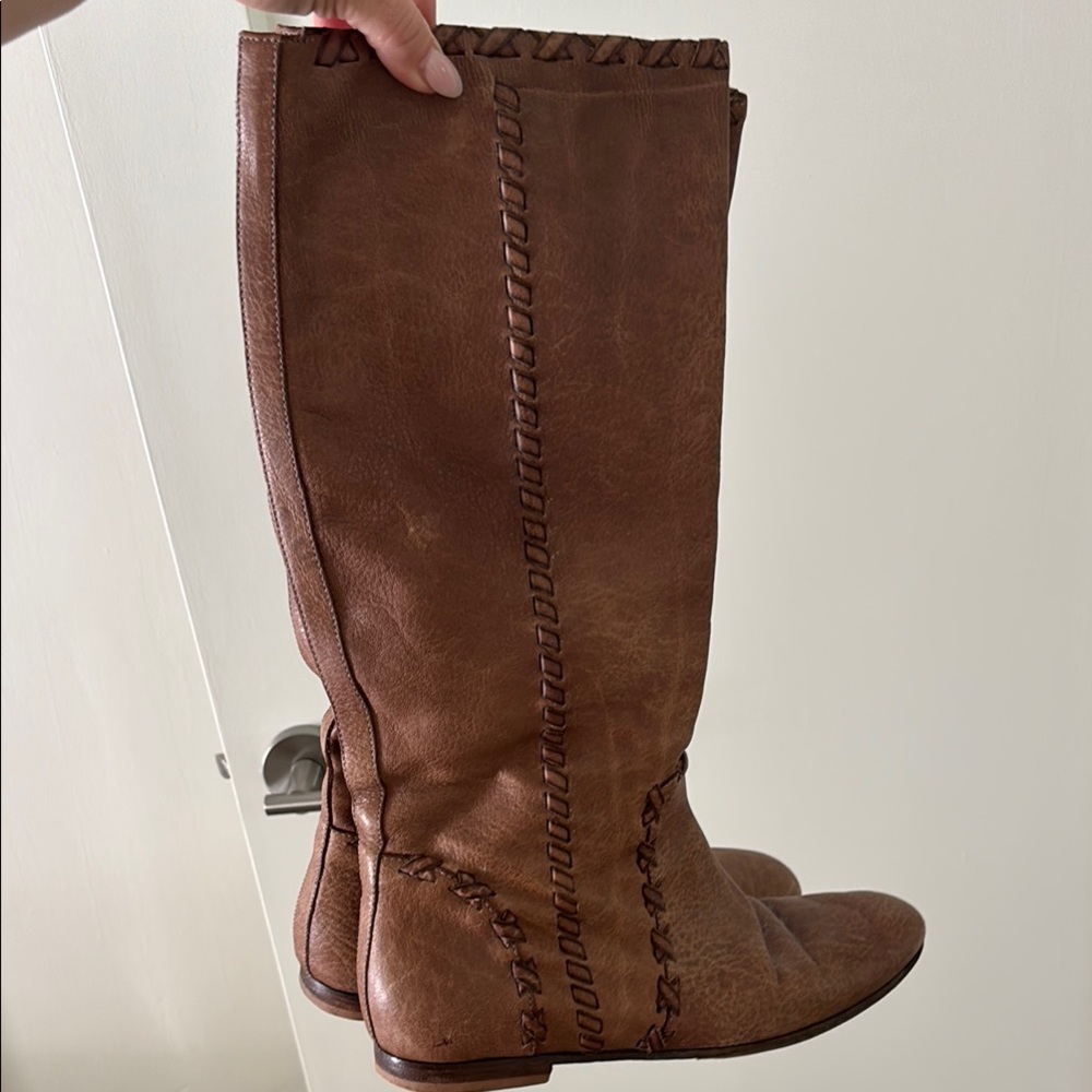 Gucci Tan Leather Heeled Boots